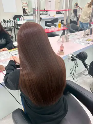 ロング 金山 律　暖色系カラーのヘアスタイル