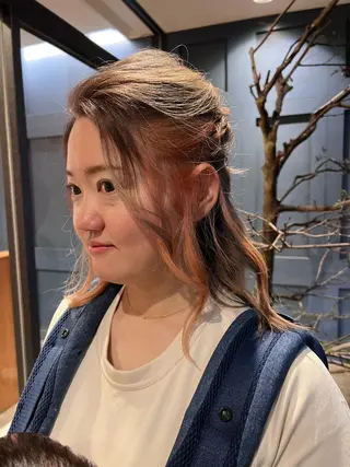 ミディアム アルシュ エモーションのヘアスタイル