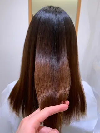 ロング ARMONY秋山輝也 コテ巻き風パーマ特化のヘアスタイル