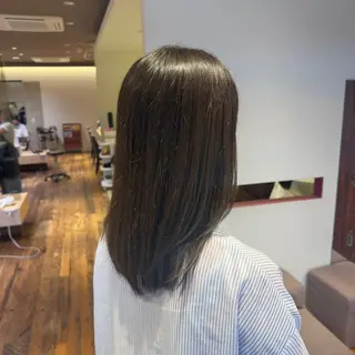 セミロング カラー 松浦 麻衣のヘアスタイル