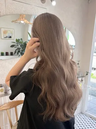 ロング カラー まろやかベージュ🤎 艶カラー🫧リン🔔のヘアスタイル