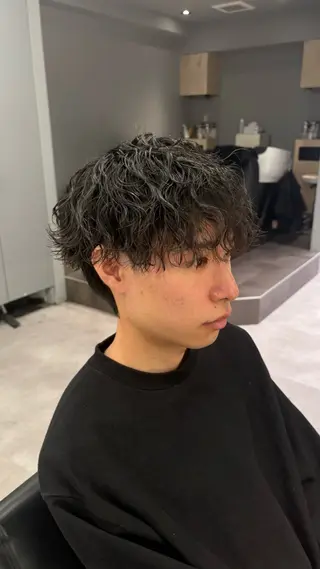 ミディアム パーマ メンズ 高橋 周のヘアスタイル