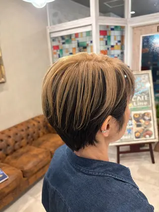 ショート カラー Calbari 鎌田美歩のヘアスタイル