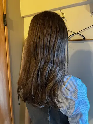 セミロング 伊藤 由季のヘアスタイル