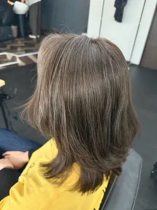 ミディアム カラー 谷口 優希のヘアスタイル