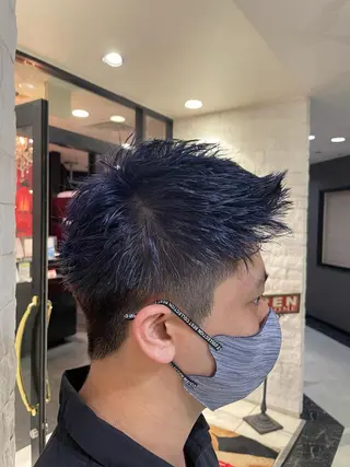 カラー メンズ 【メンズ歓迎】⭐️ 流行パーマお手伝いのヘアスタイル
