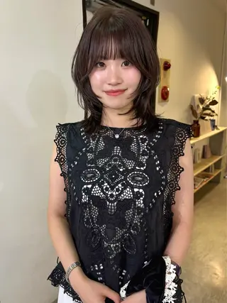 ミディアム カラー mizuki/ピンク ベージュ.レイヤーのヘアスタイル