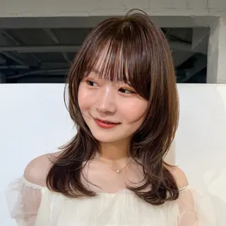 セミロング カラー SAKI 新宿のヘアスタイル