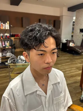 ショート パーマ メンズ 鶴田 将清のヘアスタイル