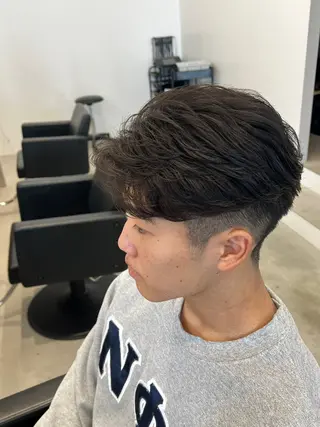 ショート パーマ メンズ 小松崎 翔太のヘアスタイル