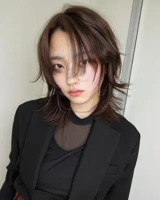 ミディアム ブリーチ×レイヤー Hiroto/表参道のヘアスタイル