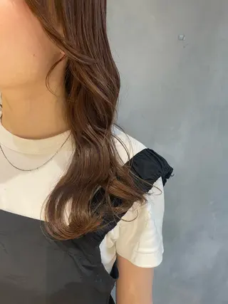 ロング カラー ROCCO アイナ/ レイヤー透明感カラーのヘアスタイル