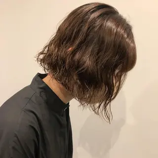 ショート hono/ボブ/ ハイトーン/ベージュのヘアスタイル