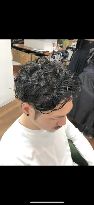 メンズ SHIORI💜口コ ミNo.1艶カラーのヘアスタイル