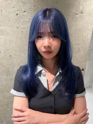 セミロング カラー MIES amane(アマネ)のヘアスタイル