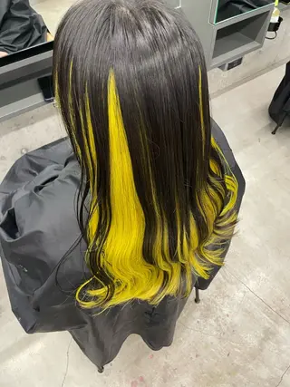 セミロング カラー インナーカラー 推し ブリーチ  髪質改善のヘアスタイル