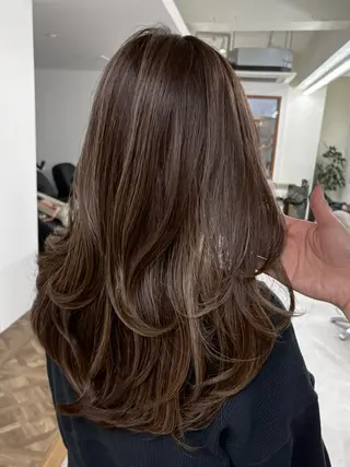 ロング カラー 新實 ゆりあのヘアスタイル