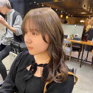 セミロング カラー 透明感カラー🌿 グレージュ🐺陽介のヘアスタイル