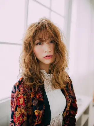 セミロング カラー パーマ 【公式】amble luxe池袋東口🩷のヘアスタイル