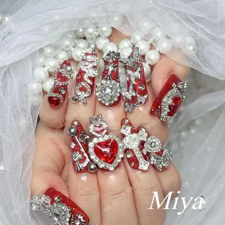 ネイル 🦋 Queenieのネイルデザイン