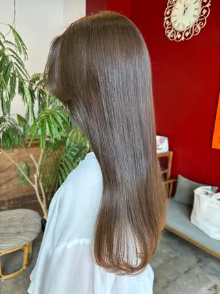 ロング イデカワ リナのヘアスタイル