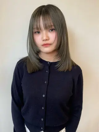 ミディアム カラー レイヤーカット ベージュカラー/小島のヘアスタイル