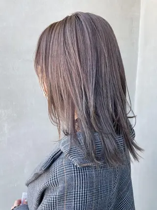 ミディアム カラー cyan sayaのヘアスタイル