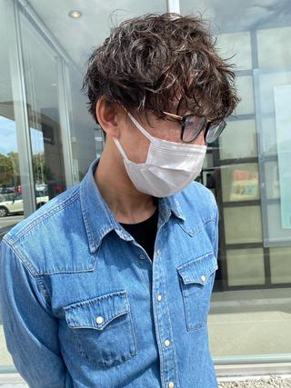 ショート パーマ メンズ 横地 凌のヘアスタイル