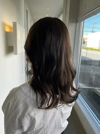 ミディアム おせ ちさとのヘアスタイル