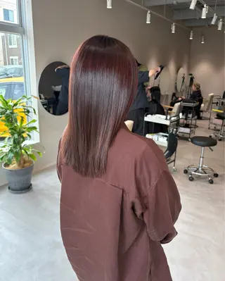 ミディアム 井山 葵のヘアスタイル