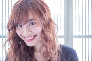 ロング カラー パーマ ヘアアレンジ 推し活専用 【派手髪】飯野ゆかりのヘアスタイル