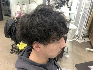 パーマ メンズ メンズ レイヤー ウルフ 弓木啓輔のヘアスタイル