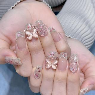 ネイル Queens テイのネイルデザイン