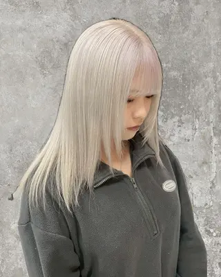 ロング カラー ホワイトカラー/ブリ ーチ🤍SHIN🤍のヘアスタイル