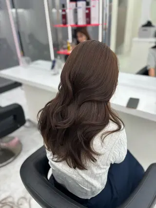 ロング カラー 抜け感レイヤー︴ ニュアンスカラーのヘアスタイル