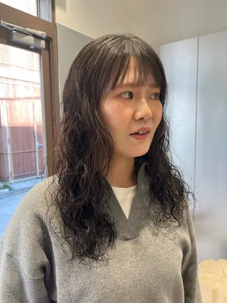 ロング カラー パーマ ユウ 二子玉川駅 半個室サロンのヘアスタイル