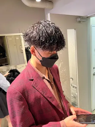 ショート カラー パーマ メンズ メンズパーマ特化 TAIGAのヘアスタイル