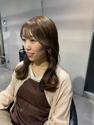 セミロング カラー 似合う髪型見つけます AYAKAのヘアスタイル