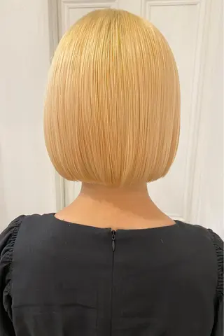 ショート カラー wakana/ 柔らかベージュカラーのヘアスタイル