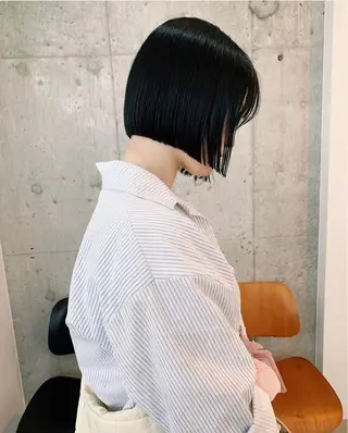 ショート 切りっぱなしボブ/ ブリーチカラー/大塚のヘアスタイル
