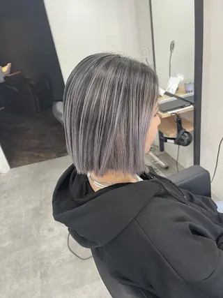 ショート ブリーチ縮毛矯正 LAFFYuiのヘアスタイル