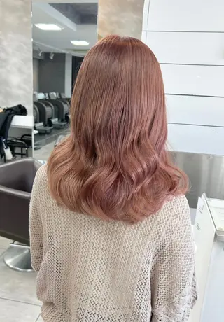 セミロング レイヤー/艶髪カラー 森本くるみのヘアスタイル