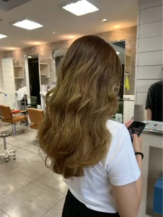 ロング カラー 西岡 英菜のヘアスタイル