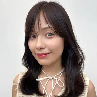 セミロング カラー 顔まわり🥨レイヤー /透明感/水口舞奈のヘアスタイル