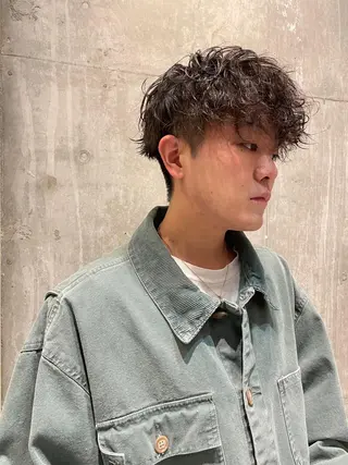 ショート パーマ メンズ 近藤 裕嗣のヘアスタイル