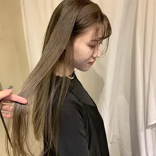ロング カラー ヘアアレンジ 本間 結衣のヘアスタイル