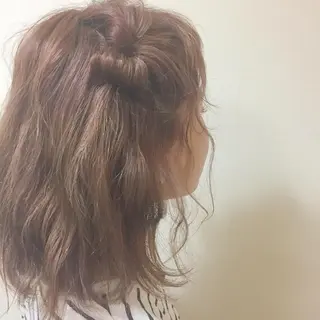 ミディアム カラー パーマ ヘアアレンジ カズキ/くびれヘア/ レイヤー/透け感のヘアスタイル