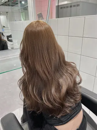 セミロング カラー センターパート特化 井上健太のヘアスタイル