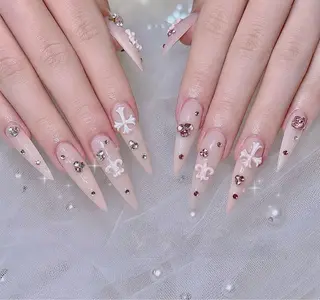 ネイル Nailsalon グリンのネイルデザイン