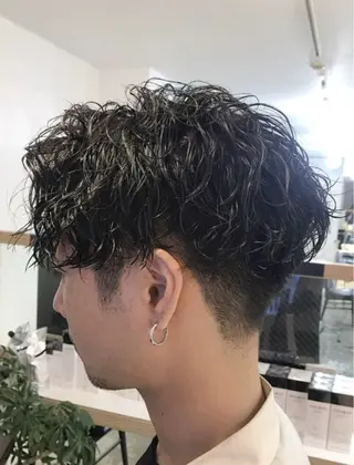 パーマ メンズ 中谷海里/フェザー パーマ/スパイキーのヘアスタイル